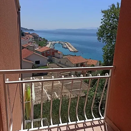 Appartement 7 *