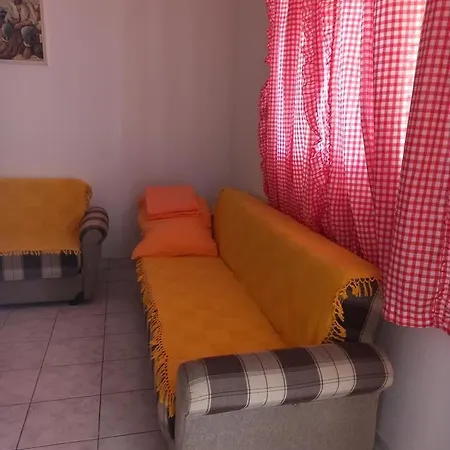 Appartement 7 *