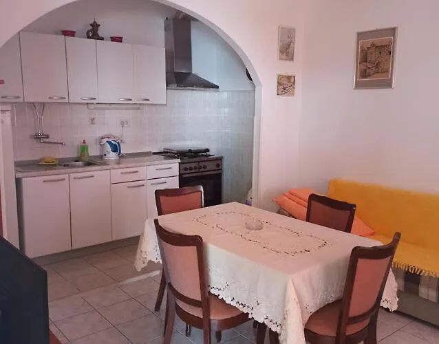 Apartman 7 *