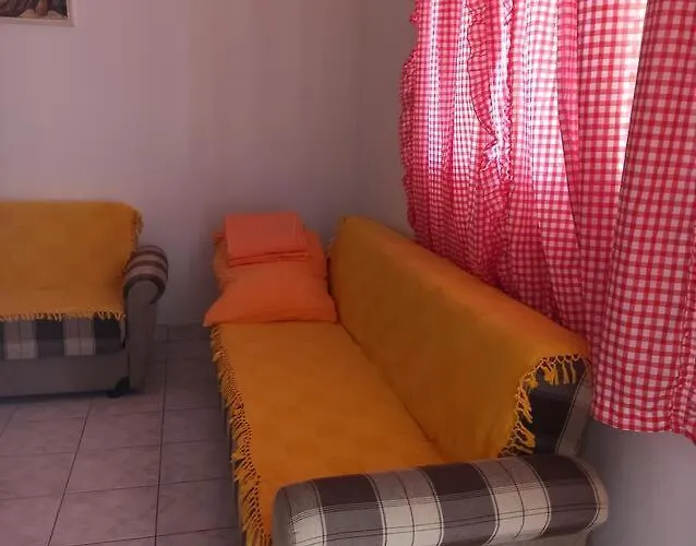 Apartman 7 *
